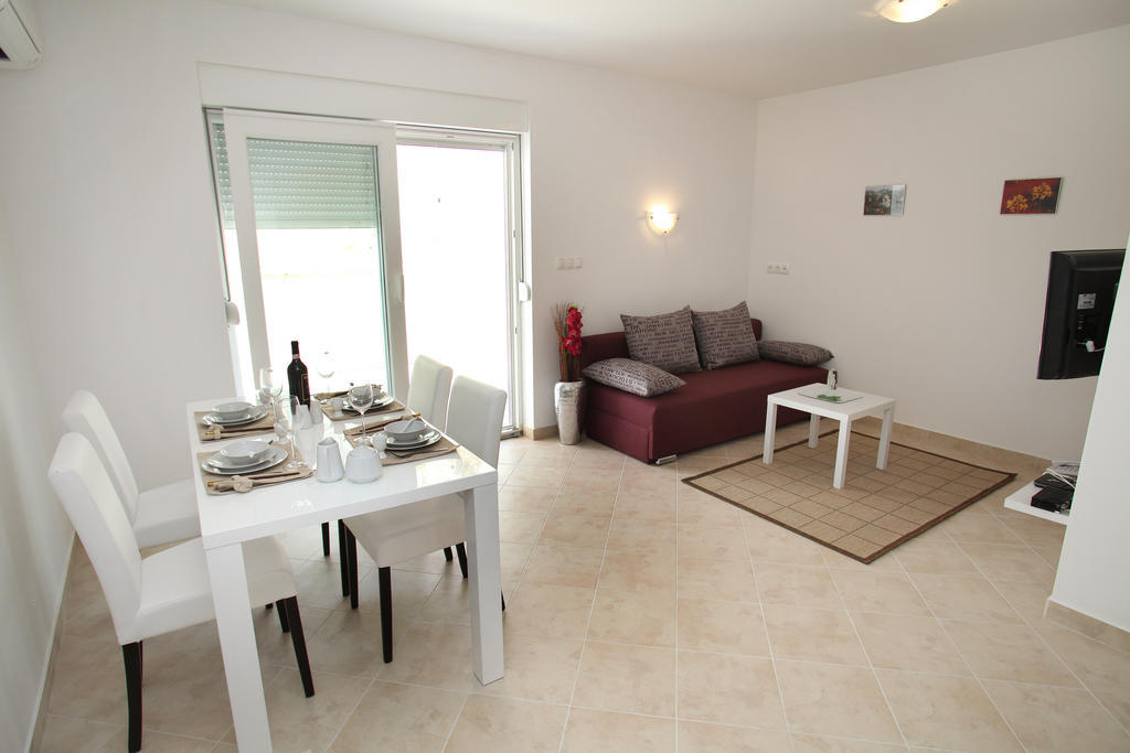 Villa Iris Apartments Seget Vranjica Exterior foto